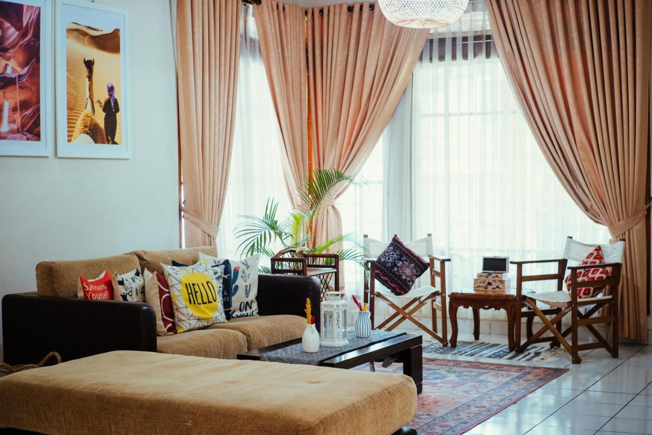Roemah Renjana Bandung Bed & Breakfast Luaran gambar