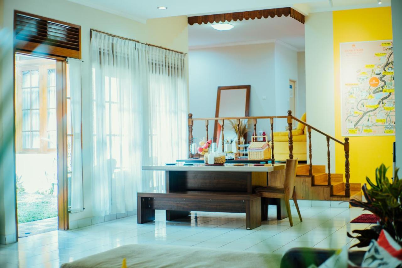 Roemah Renjana Bandung Bed & Breakfast Luaran gambar