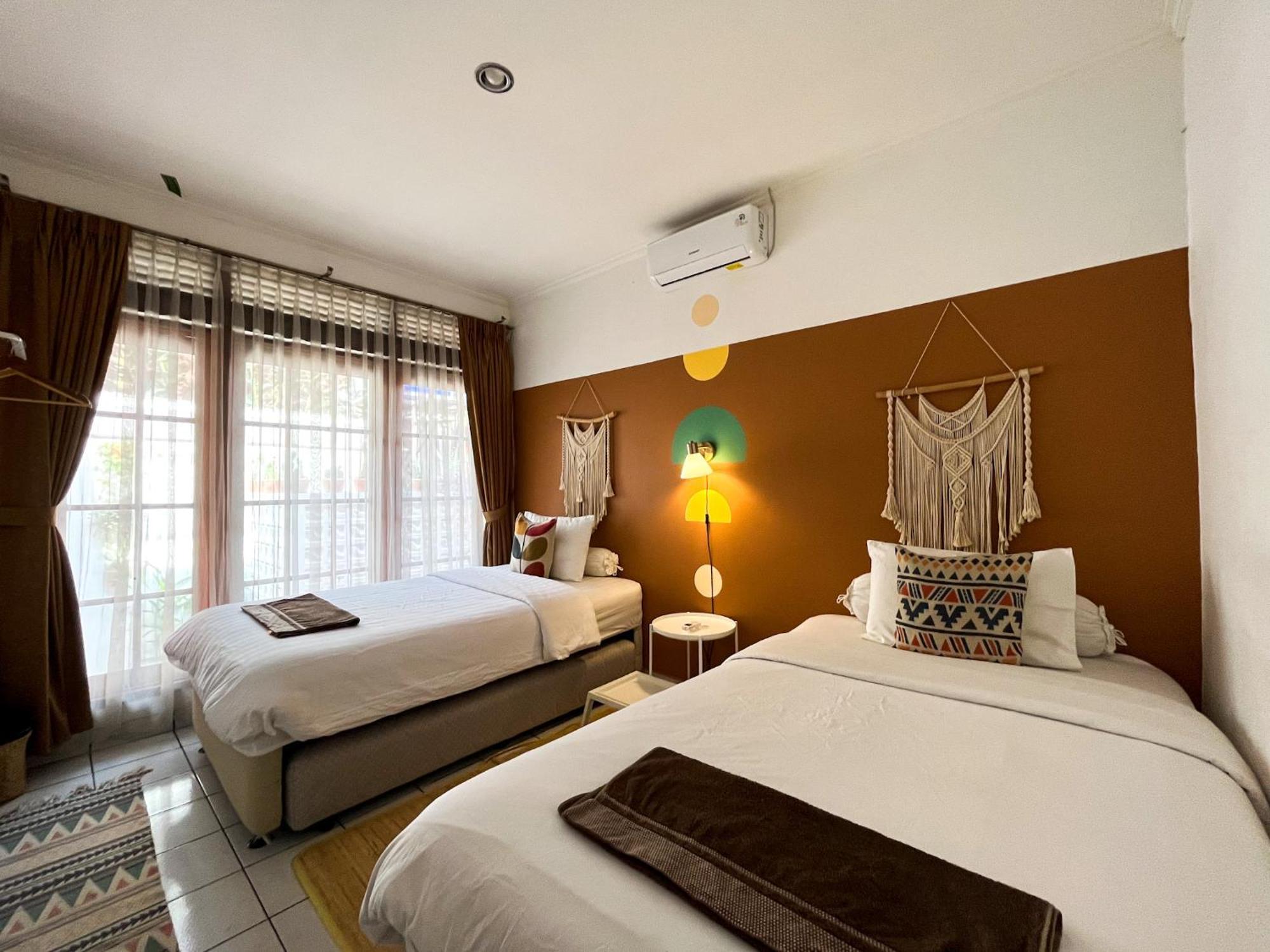 Roemah Renjana Bandung Bed & Breakfast Luaran gambar