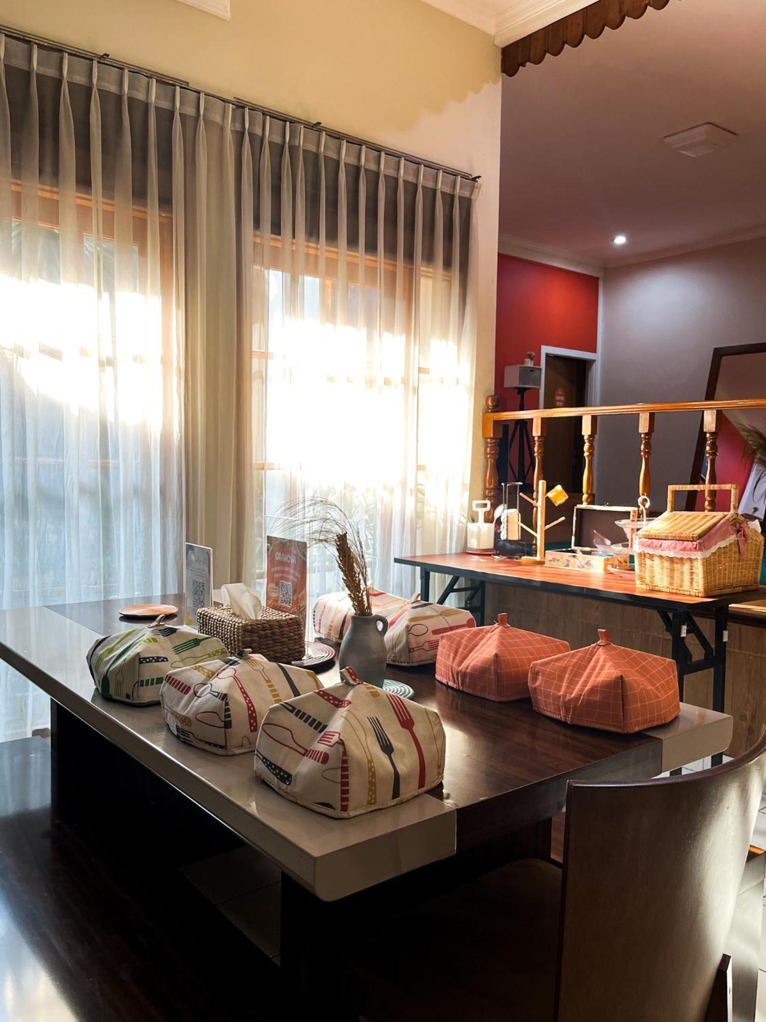 Roemah Renjana Bandung Bed & Breakfast Luaran gambar
