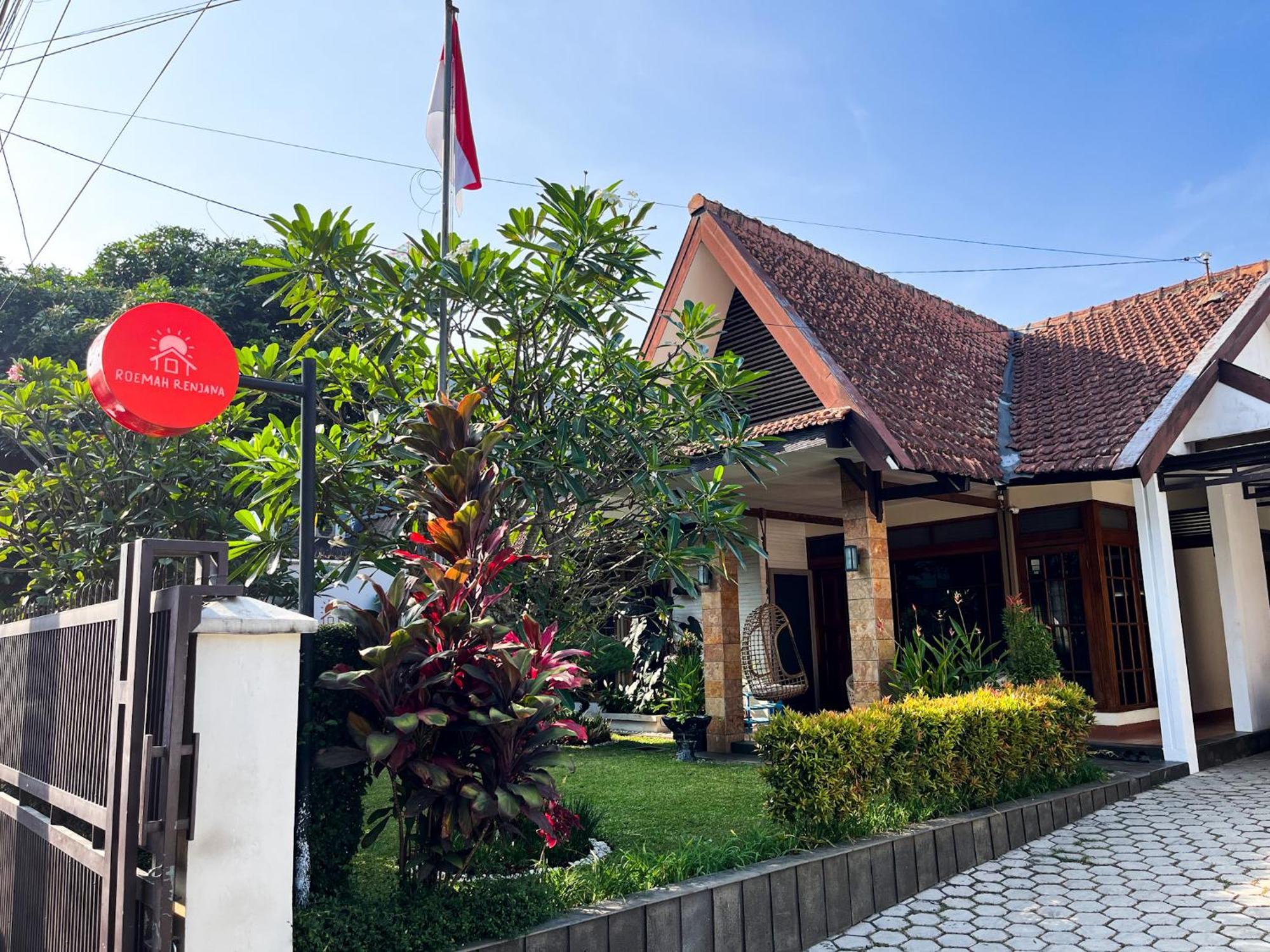 Roemah Renjana Bandung Bed & Breakfast Luaran gambar
